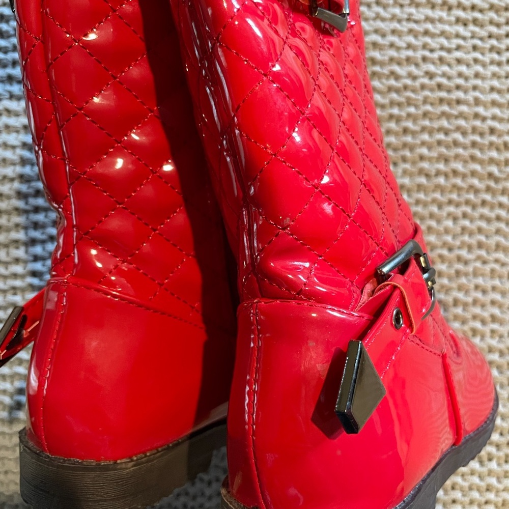 Red Boots - Picture 3 of 7